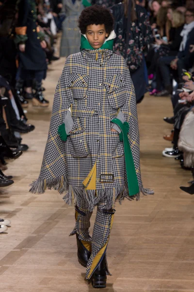 Look 9
